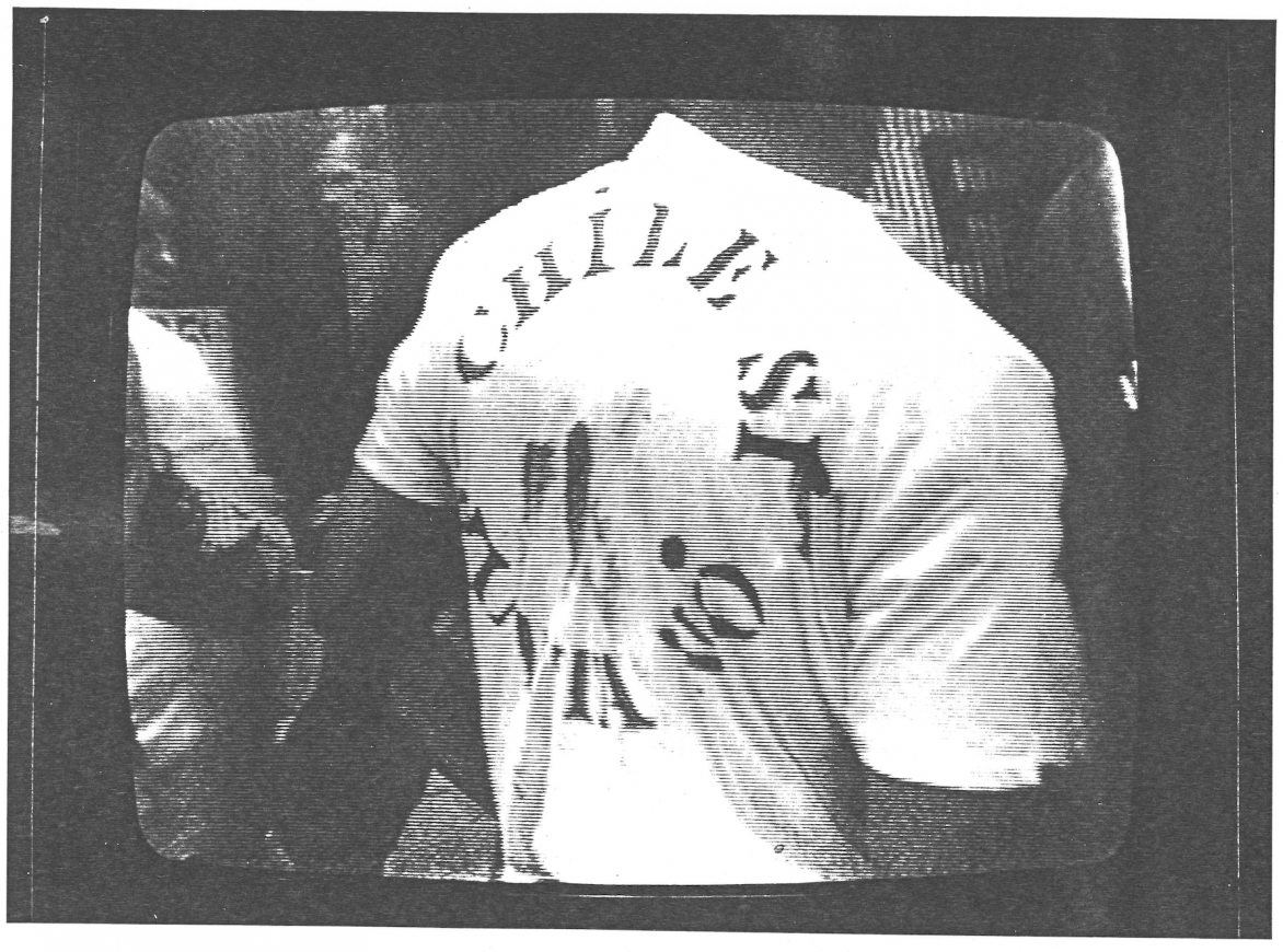 Juan Downey, ‘Chile Sí, Junta Nó’ (Chile Yes, Junta No) T-shirt, designed and printed for a demonstration against the Chilean military dictatorship in New York, 1974.” alt=”Juan Downey, ‘Chile Sí, Junta Nó’ (Chile Yes, Junta No) T-shirt, designed and printed for a demonstration against the Chilean military dictatorship in New York, 1974.